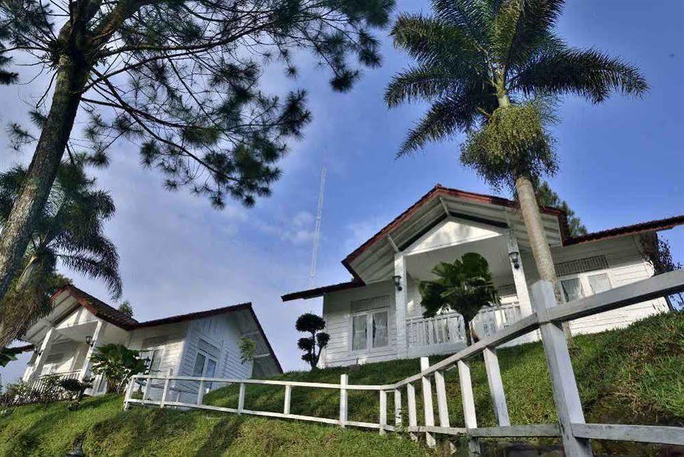 Marbella Twin Waterfall Resort Ciater Bagian luar foto